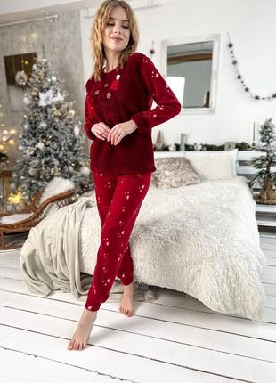 Мягкая теплая красная бордовая новогодняя рождественская пижама с маской в комплекте4 фото