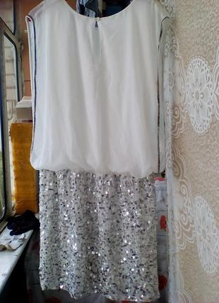 Платье с паетками