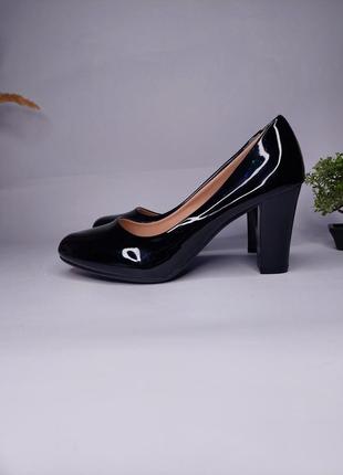Туфлі жіночі