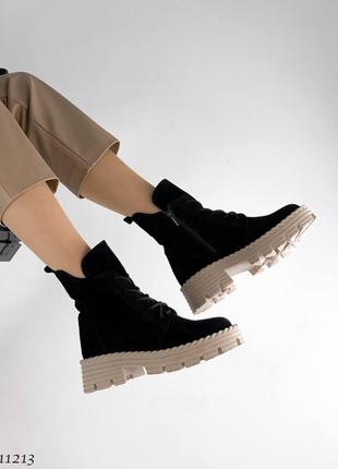 Зимние женские замшевые ботинки с мехом овчина натуральная замша черные бежевая подошва сапоги зима теплые и удобные топ качество7 фото