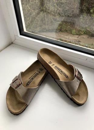 Шкіряні шльопанці birkenstock