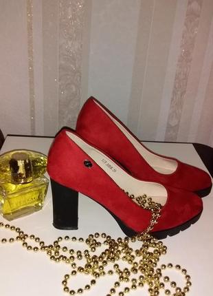 Туфли красные