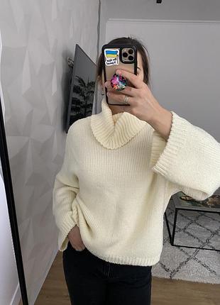 Светр лимонний об’ємний