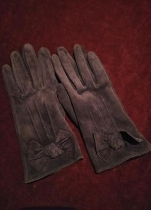 Перчатки замшевые, темно - фиолетового цвета. размер 7.