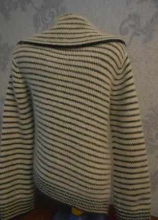 Тёплый и стильный свитер с ассиметричным низом3 фото