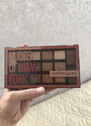 Палетка теней. maybelline new york