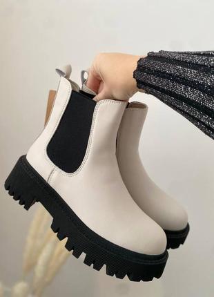 Жіночі зимові шкіряні черевики з хутром челсі натуральна шкіра беж бежеві зимні чобітки ботинки зима сапожки кожа мех теплі та зручні10 фото