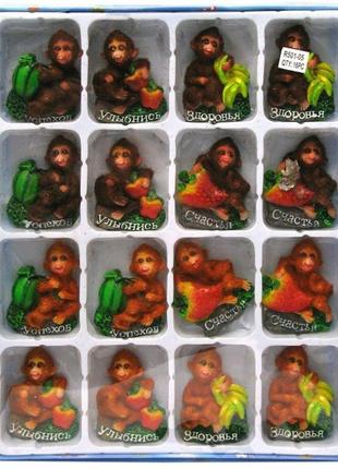 Магнит на холодильник "обезьянка с фруктами" (16 шт/уп)(7х5х2 см)