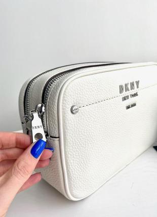 Женская брендовая кожаная сумочка dkny thompson camera bag сумка кроссбоди оригинал кожа дкну на подарок жене подарок девушке6 фото