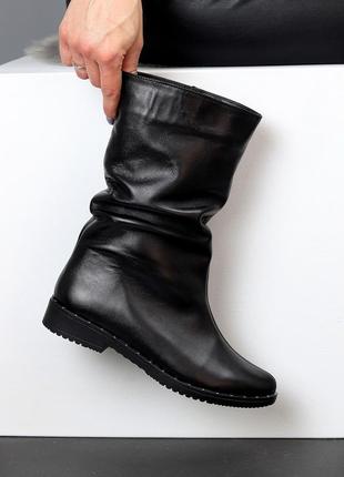 Натуральні шкіряні та замшеві зимові чорні черевики - напівчоботи7 фото