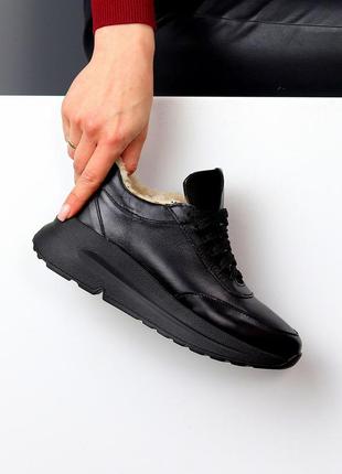 Натуральні шкіряні зимові утеплені чорні черевики2 фото