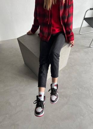 Жіночі кросівки jordan 1 black metallic gold size 1  женские кроссовки найк аир джордан