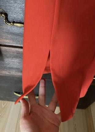 Новые классные стильные эффектные красные брюки на резинке снизу с разрезами 52-54 р5 фото