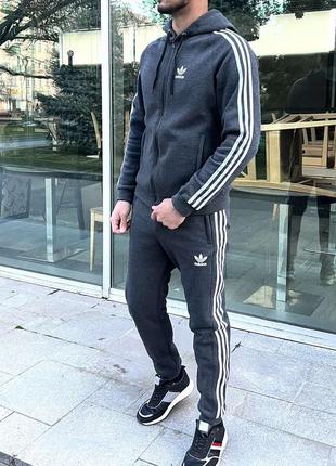 Чоловічі спортивні костюми adidas1 фото