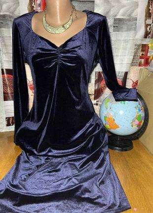 Нарядное велюровое платье на длинный рукав1 фото