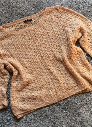 Персиковый свитер