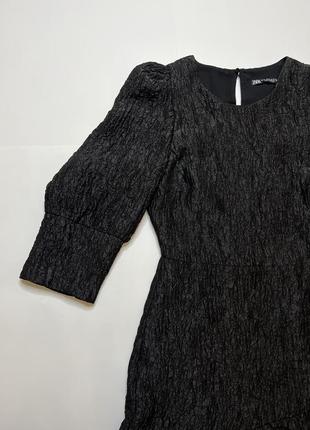 Чёрное платье zara жатка с юбкой воланом6 фото