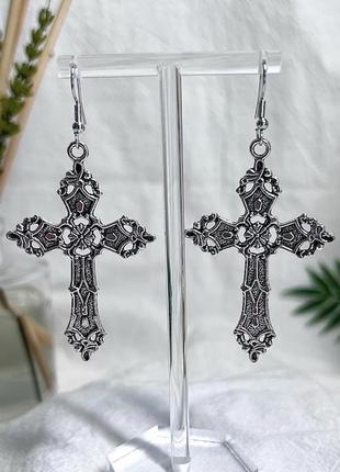Серьги сережки большие кресты крестики длинные широкие висюльки висячие серёжки готические винтажные в стиле винтаж ретро под серебро серебристые