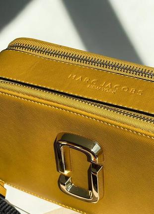 Женская желтая сумка с широким ремнем через плечо marc jacobs 🆕 сумка кросс боди4 фото