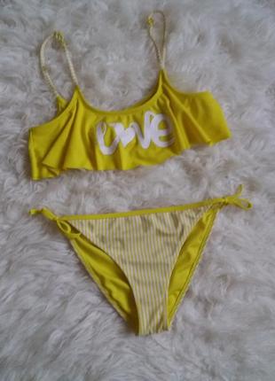 Дитячий купальник з воланом