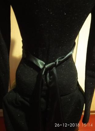 Красивое тепленькое платье миди с атласным воротником,  люрексом и пайетками3 фото