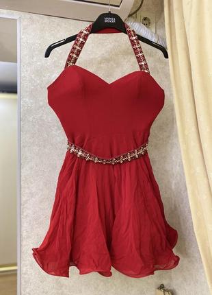 Короткое красное платье4 фото