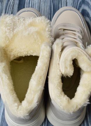 Зимові жіночі черевики2 фото