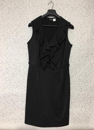 Маленькое чёрное платье с воланами2 фото