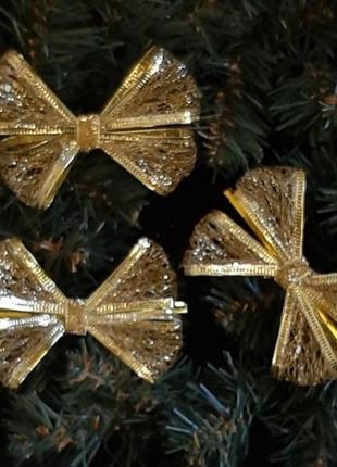 Бантик декоративный ручной работы на гибком креплении золотая паутинка