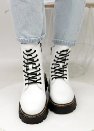 Ботинки деми с байкой кожаные белые черные2 фото
