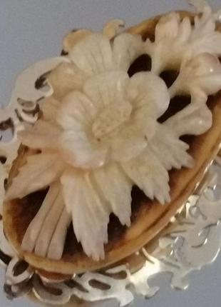 Брошь европа (кость, металл)