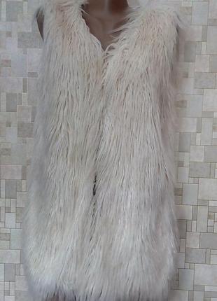 Стильный меховой жилет atmosphere.
