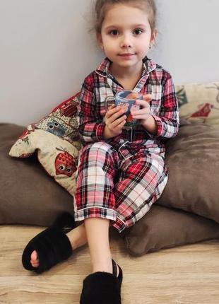 Пухнасті теплі тапочки