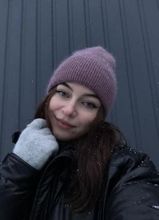 Базова тепла ангорова зимова шапка шапочка на флісі з підворотом, ангора пудрова