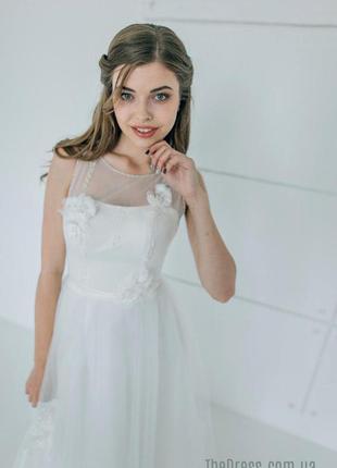 Свадебное платье айвори с легкой юбкой из мягкого фатина4 фото