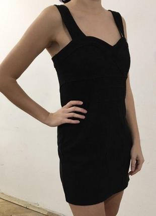 Сексуальное черное платье