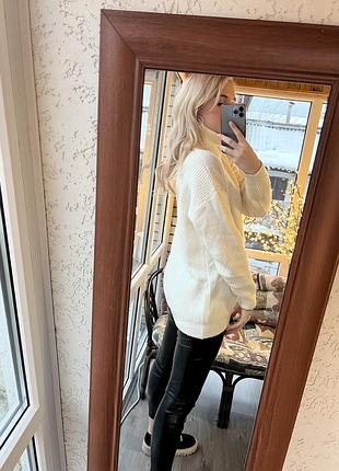 Белый теплый длинный свитер 4