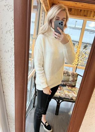 Белый теплый длинный свитер 3