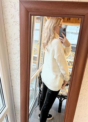 Белый теплый длинный свитер 5