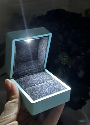 Футляр для каблучки з підсвіткою в колір tiffany