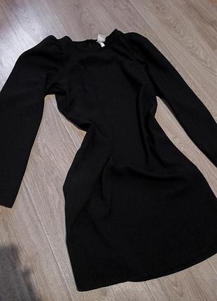 Чёрное платье