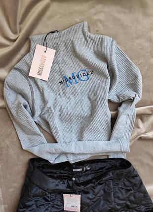 Новый топ с удлиненными рукавами в рубчик