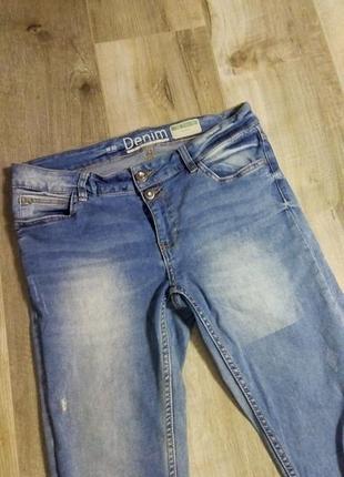 Стильные джинсы skinny с потертостями7 фото