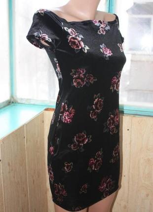 Красиве велюрова сукня з трояндочками по фігурі2 фото