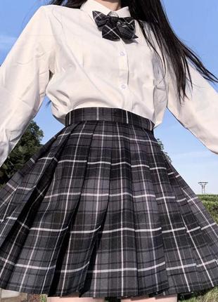 Картата краватка на темному сірому ремінці в клітинку чорний шкільна форма