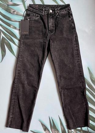 Стильные серые джинсы итальянского бренда miss bonbon