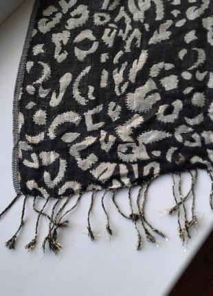Ніжний м'який палантин шарф шаль чорний із золотом із бахромою з боків5 фото