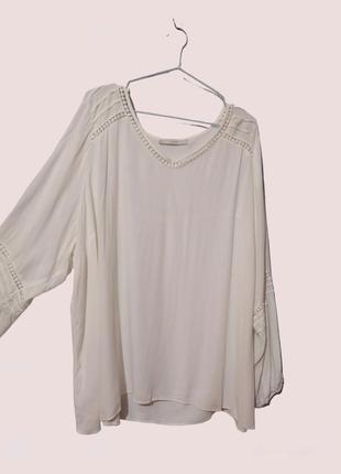 Блуза с набивным кружевом.