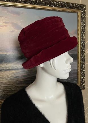 Очень красивая и стильная брендовая шляпа.