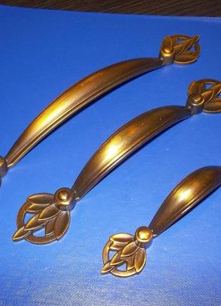 Ручка меблева лілія